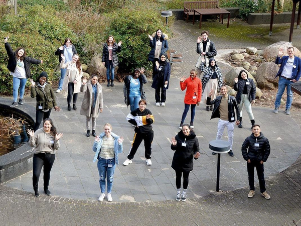 gruppe-kurs-pflegeausbildung-februar-2022-albertinen-schule-hamburg-schnelsen gruppe-kurs-pflegeausbildung-februar-2022-albertinen-schule-hamburg-schnelsen